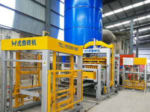 全自動水泥磚機 QT10-15水泥磚機生產(chǎn)透水磚