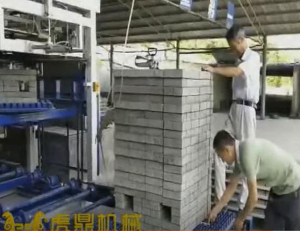 免托盤(pán)自動(dòng)碼磚機(jī) 自留孔收磚線 自留磚板分離機(jī)